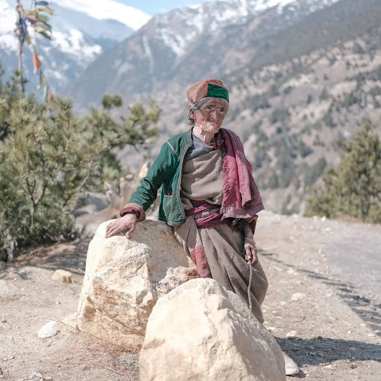 Motongch, in Akpa village, talked about the significance of the Sutlej to Kinnaur.

She said traditional funeral ceremonies are conducted along the banks of the Sutlej.

Due to extensive damming, numerous dry patches have emerged along the river.
caravanmagazine.in/environment/ki…