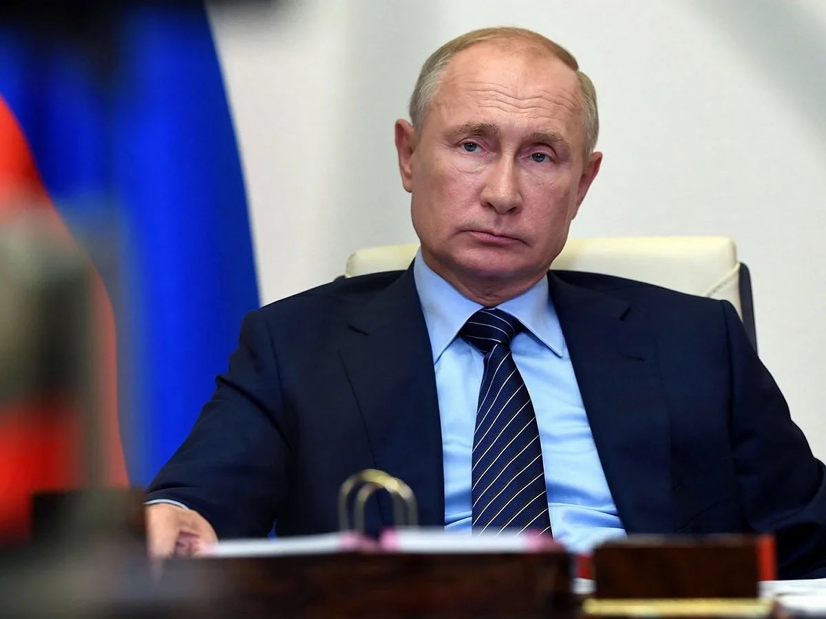 President #Putin: Western elites are stubbornly working to “punish” Russia, isolate and weaken it, supplying the Kiev authorities with money and arms. ☝️ They have imposed almost 16,000 unilateral illegitimate sanctions against our country. They are threatening to dismember our