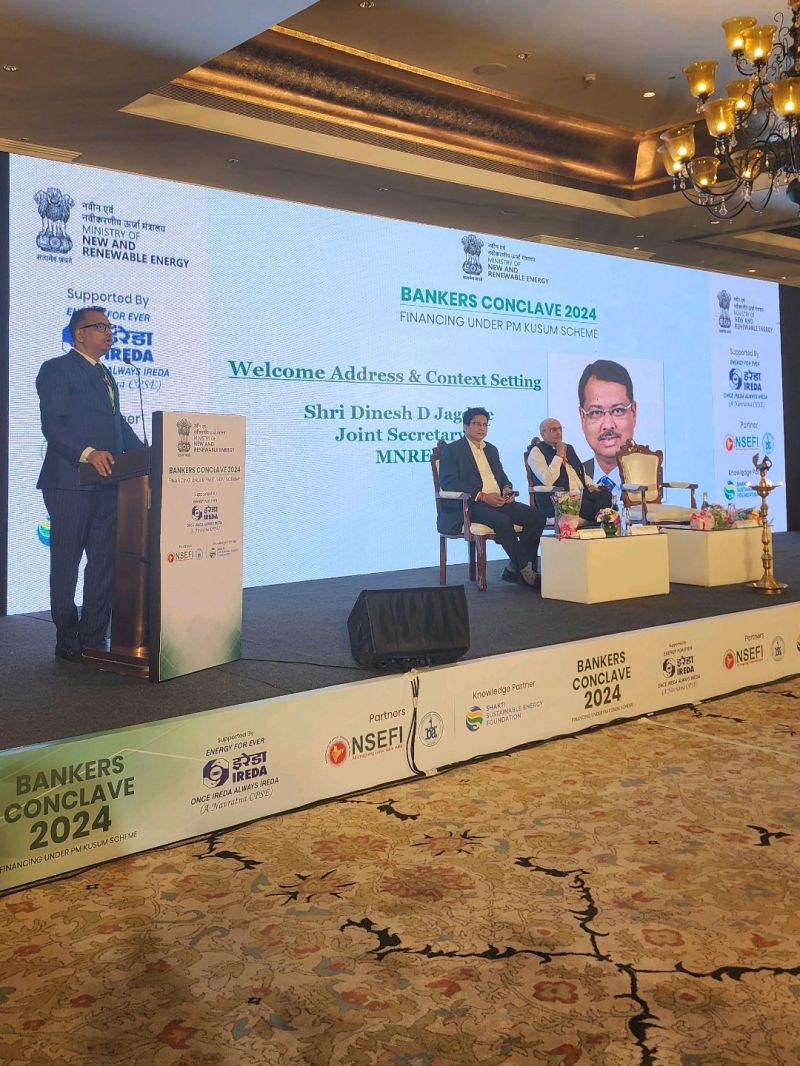 Shri @DDjagdale Ji, Joint Secretary, @mnreindia  delivered the Welcome address today at the “Bankers Conclave 2024”.

He  highlighted the successful implementation of the PM-KUSUM scheme across  components A, B, and C. He highlighted the need to introduce new  technologies like