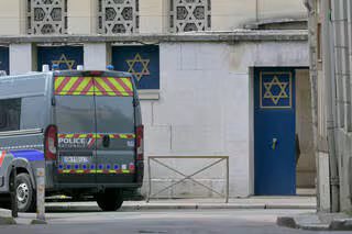 🚨 Rouen : le suspect qui a tenté de mettre le feu à une synagogue est un migrant algérien de 29 ans, ayant reçu une OQTF en 2023 (RTL)