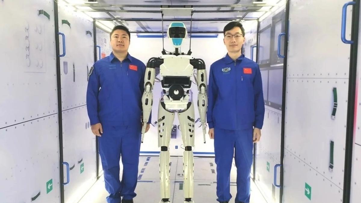 Solar-powered robot astronaut could soon be heading to China’s space station called Taikobot. The robot will help perform routine tasks for human crew & act as a caretaker and help assist the human crew whenever present. Taikobot weighs roughly 25 kg & stands around 1.6 meters)