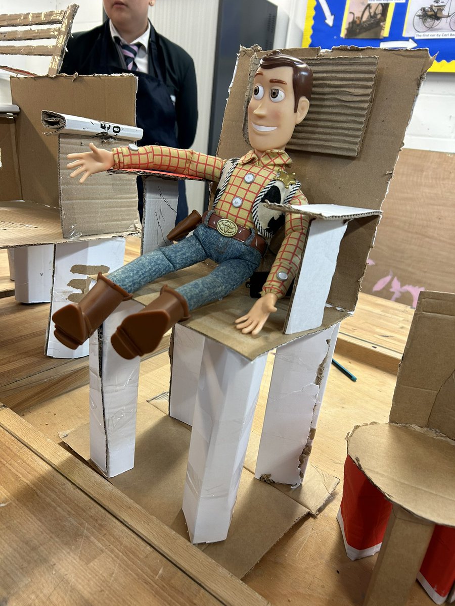 SpringwestDT's tweet image. We are so impressed with all of the chairs from today’s challenge with year 8! Well done to our winners @SpringwestA 🐻🪑🔧🔩🪚