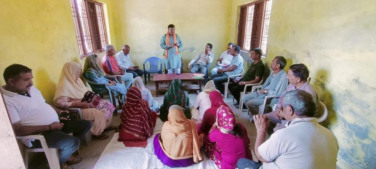 MulkhrajPremi's tweet image. आज बैजनाथ विधानसभा क्षेत्र के चढियार धार में बूथ विजय अभियान के तहत नुक्कड़ जनसभा को संबोधित किया।और साथ में कांगड़ा चम्बा के लोकसभा प्रत्याशी डॉ राजीव भारद्वाज जी को मतदान करने का आग्रह किया और मोदी जी की नीतियों के बारे में अवगत करवाया।#rajeevbhardwaj
अब की बार 400 पार 🚩🚩🚩