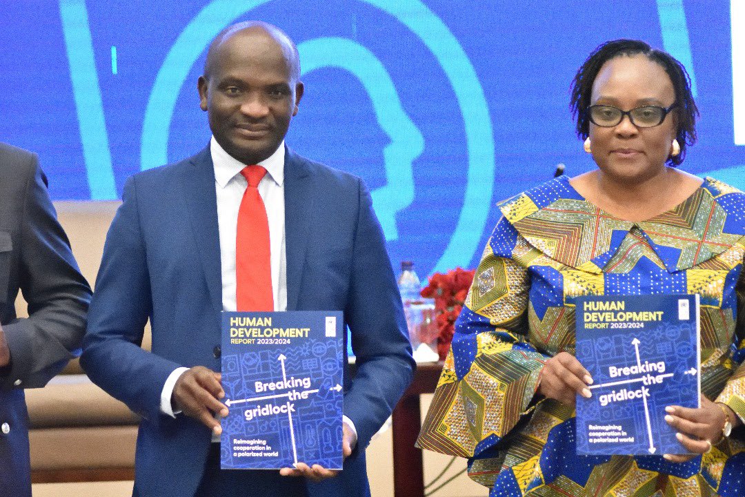 UNDPZambia's tweet photo. Pleased to launch #HDR2024 today in Zambia 🇿🇲, which canvasses the landscape of our polarized world &amp; explores paths forward that reimagine cooperation!

Read the Press Release 👉 https://t.co/DBnhtKBRce
Download the full report  👉 https://t.co/SQHbla8W0t https://t.co/G4L9JwzwD8