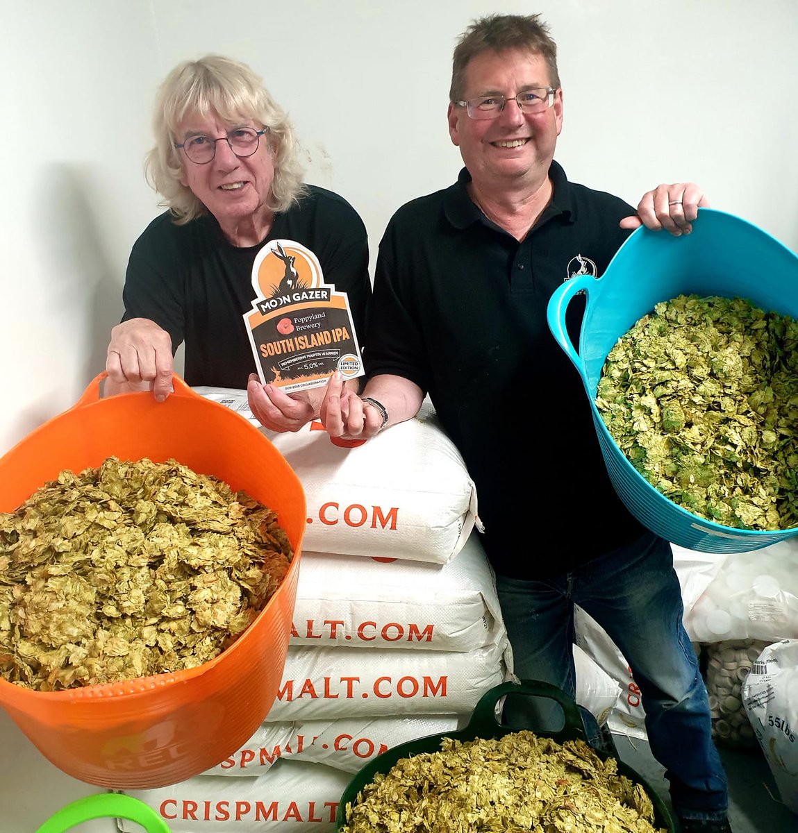 Moon Gazer Ale (@moongazerale) on Twitter photo Lovely to welcome <a href="/poppylandbeer/">Poppyland Beer</a> Dave to brewery today as we recreate 2018 @CityOfAle cillab as our tribute brew to Martin Warren, also gr8 to laugh about adventures with Martin and brewing with Xmas trees and dissapearing glasses 😁😁 this brews for you MW. Cheers Lovely to welcome <a href="/poppylandbeer/">Poppyland Beer</a> Dave to brewery today as we recreate 2018 @CityOfAle cillab as our tribute brew to Martin Warren, also gr8 to laugh about adventures with Martin and brewing with Xmas trees and dissapearing glasses 😁😁 this brews for you MW. Cheers