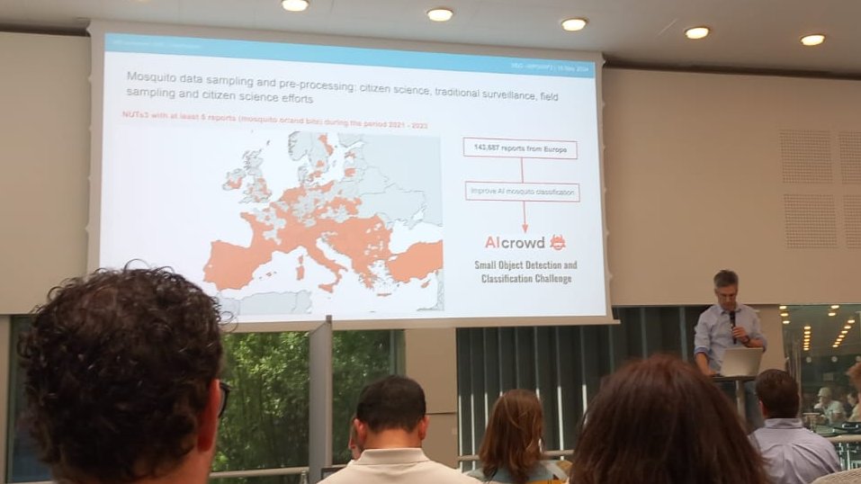 🖥️ In the 'Innovations and Data Analytics' session, @marcelsalathe exposed the @aicrowdHQ Challenge, where participants developed solutions to accurately identify mosquitoes in images from citizens. 🔝 Participants trained models for precise IA detection and classification.