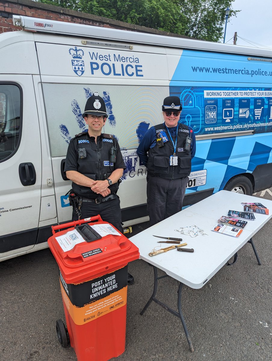 #OpSceptre | Activity continues around Wyre Forest this week.

PC Roberts and PC Evans took the mobile knife bin to Stourport yesterday. Lots of people came along for a chat and several unwanted knives were left in the amnesty bin. These will be destroyed.

#STOPKNIFECRIME