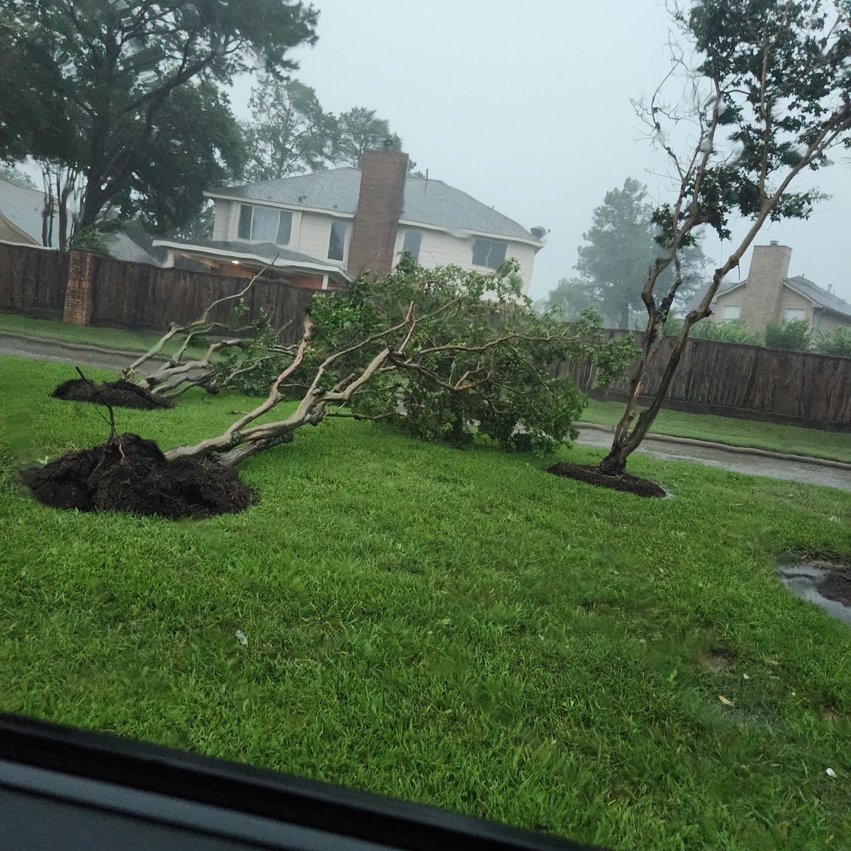 AB713MUFC's tweet image. #HoustonTornado
Hw 6 past FM 529, had a helluva time lol, mind the dash 🙄