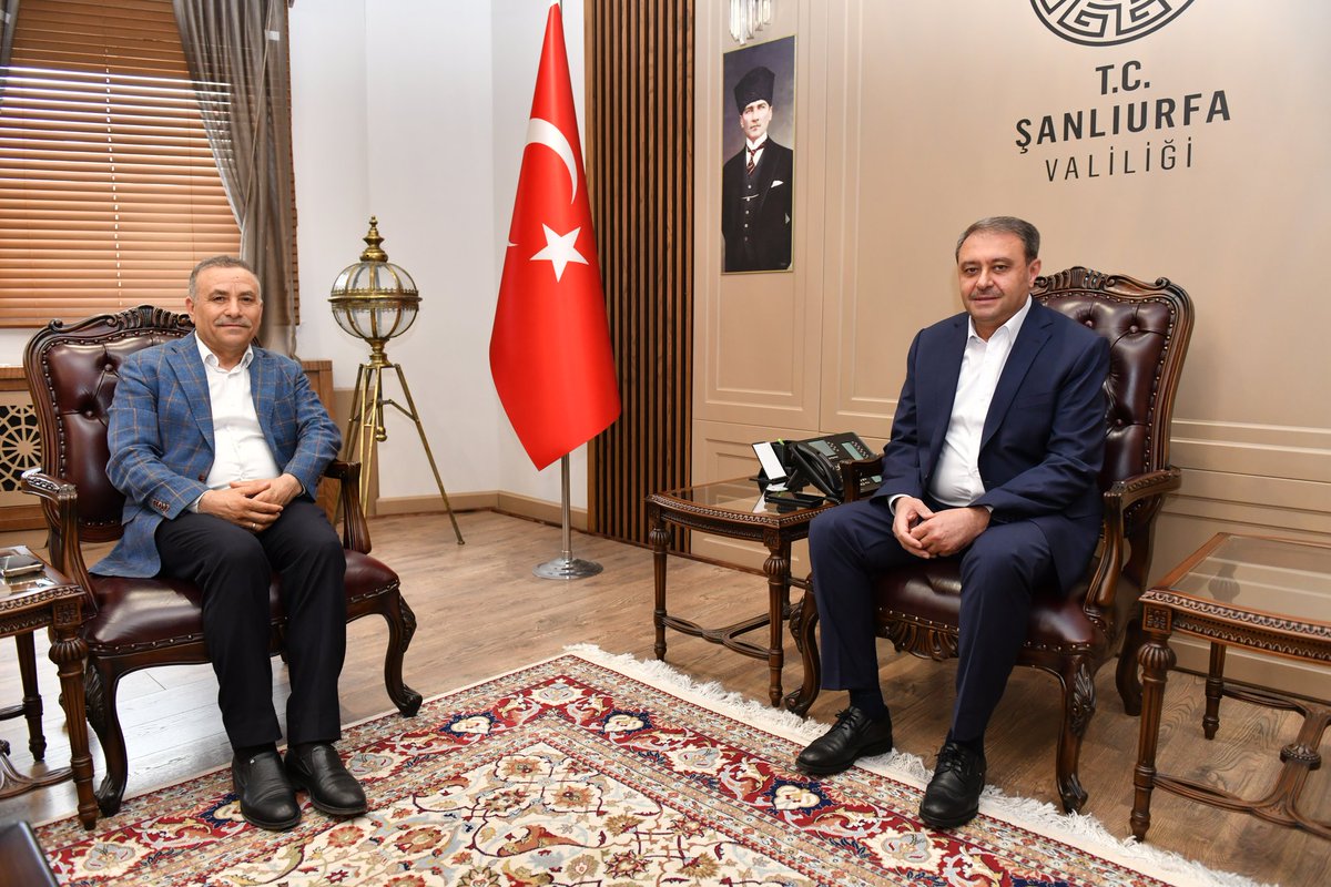 Ak Parti Eyyübiye İlçe Başkanı Mehmet Moğal, Vali @hasansildak'ı ziyaret etti.