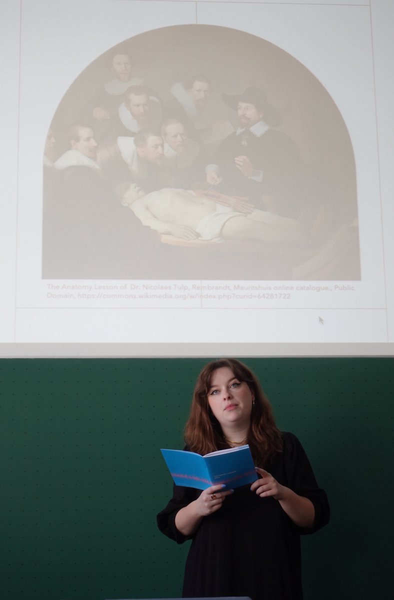 Yesterday in an Auden seminar at <a href="/Uni_Stuttgart/">Uni Stuttgart</a>, Sacha White spoke about the ballad’s elastic potential to create community. We thank @poetryjukebox, <a href="/culture_ireland/">Culture_Ireland</a> &amp; <a href="/ZeitgeistIrland/">Zeitgeist Irland 24</a> for their support to bring Sacha to Stuttgart!