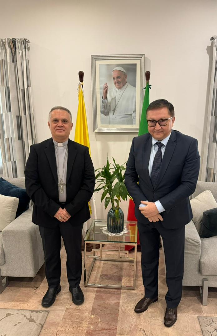 Russie_au_Congo's tweet photo. 📌 Le 17 mai 2024 S.E.M. Ilias ISKANDAROV, Ambassadeur de la Fédération de #Russie 🇷🇺 en République du #Congo 🇨🇬, a rendu une visite de courtoisie à S.E.M. Javier HERRERA CORONA, Nonce apostolique en République du Congo.
#RussieCongo https://t.co/CdgZfHrBig