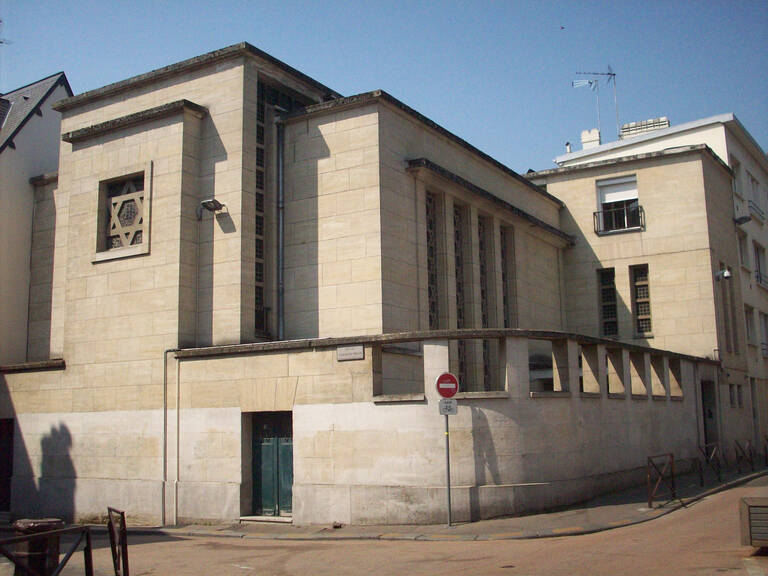 Non à l'antisémitisme !
Le Réseau d'Actions contre l'Antisémitisme et tous les Racismes <a href="/RAAR2021/">Réseau contre l'Antisémitisme et tous les Racismes</a> condamne la tentative d'incendie de la synagogue de #Rouen.
Nous adressons nos pensées solidaires aux Juives et Juifs de Rouen.