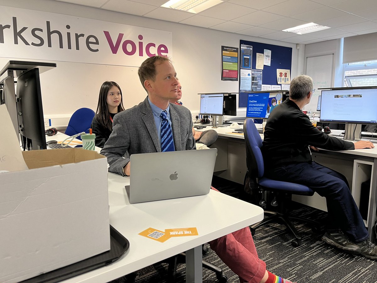 Andrew Glover (@thequestingvole) on Twitter photo A great sense of pride as <a href="/LeedsTrinity/">Leeds Trinity University</a> MA Journalism students pitch their stories to <a href="/TBIJ/">The Bureau of Investigative Journalism</a> Editor <a href="/wildfranz/">Franz Wild</a> . A great way to end our first Northern Big Story Week A great sense of pride as <a href="/LeedsTrinity/">Leeds Trinity University</a> MA Journalism students pitch their stories to <a href="/TBIJ/">The Bureau of Investigative Journalism</a> Editor <a href="/wildfranz/">Franz Wild</a> . A great way to end our first Northern Big Story Week