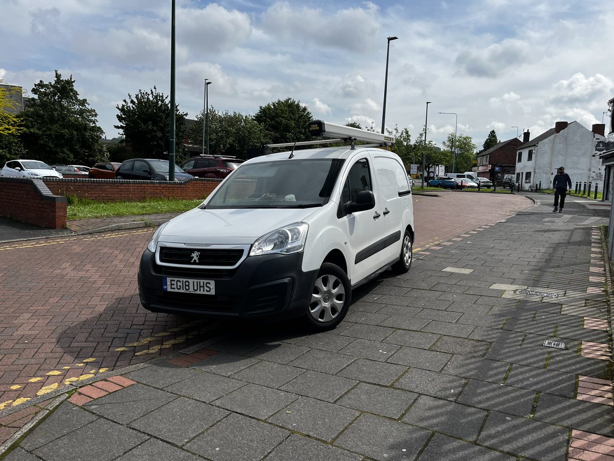 Apparently not enough regular kerb to park on, you had to block the dropped bit?! #parkconsiderately #selfishparking #illegalparking #pavementparking #ableism #disabledaccess #wheelchairaccess #cradleyheath