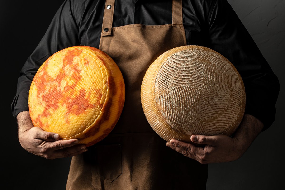 Las fábricas de #quesomanchego se modernizan para ser más eficientes y ahorrar. ¿Se está ya utilizando la #inteligenciaartificial para producir queso? ¡Pues sí! Te ayudamos a conseguir #ahorroenergético con medidas inmediatas y a largo plazo, ¡consúltanos! shorturl.at/x36bu