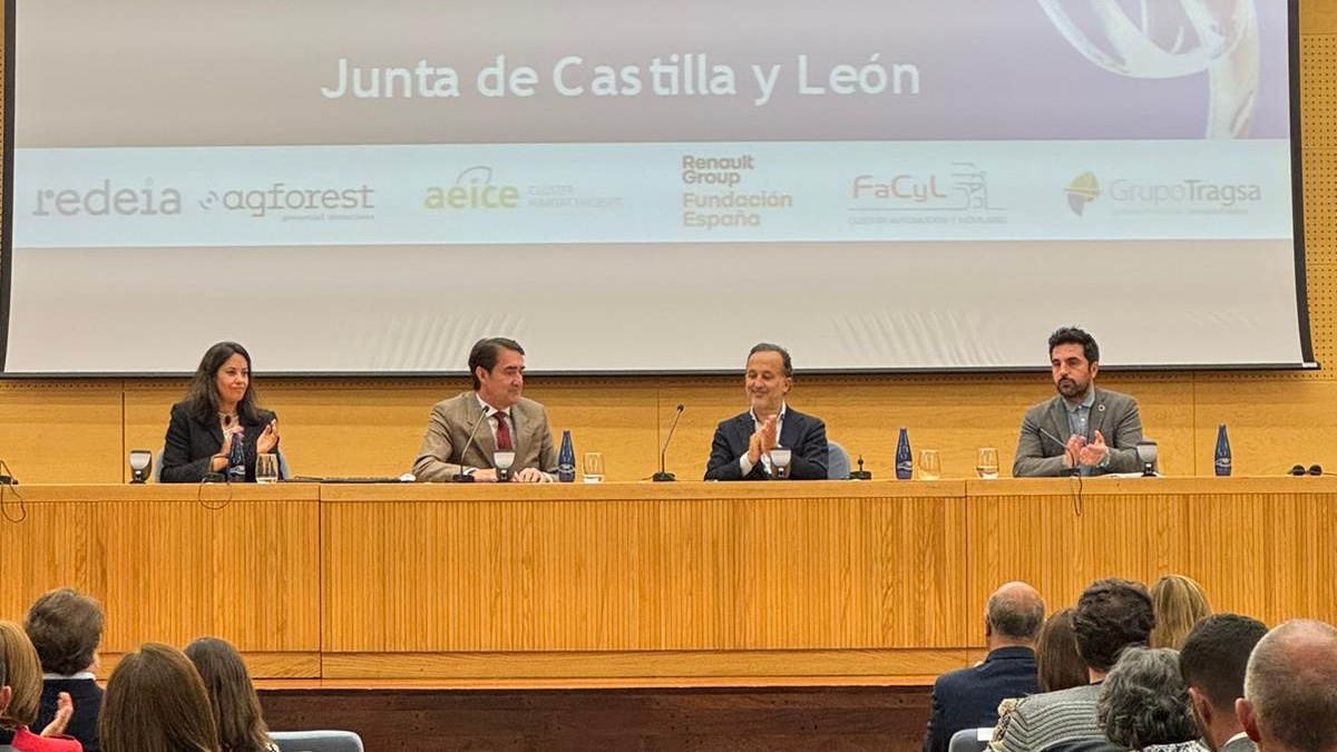Club Sostenibilidad (@csostenibilidad) on Twitter photo Juan Alfaro, secretario general del <a href="/csostenibilidad/">Club Sostenibilidad</a>
"Circularidad, cambio climático y sistemas estratégicos son ya piezas clave en las empresas donde la gestión medioambiental ha dejado de ser un componente técnico para forma parte del orden del día de las compañías". Juan Alfaro, secretario general del <a href="/csostenibilidad/">Club Sostenibilidad</a>
"Circularidad, cambio climático y sistemas estratégicos son ya piezas clave en las empresas donde la gestión medioambiental ha dejado de ser un componente técnico para forma parte del orden del día de las compañías".