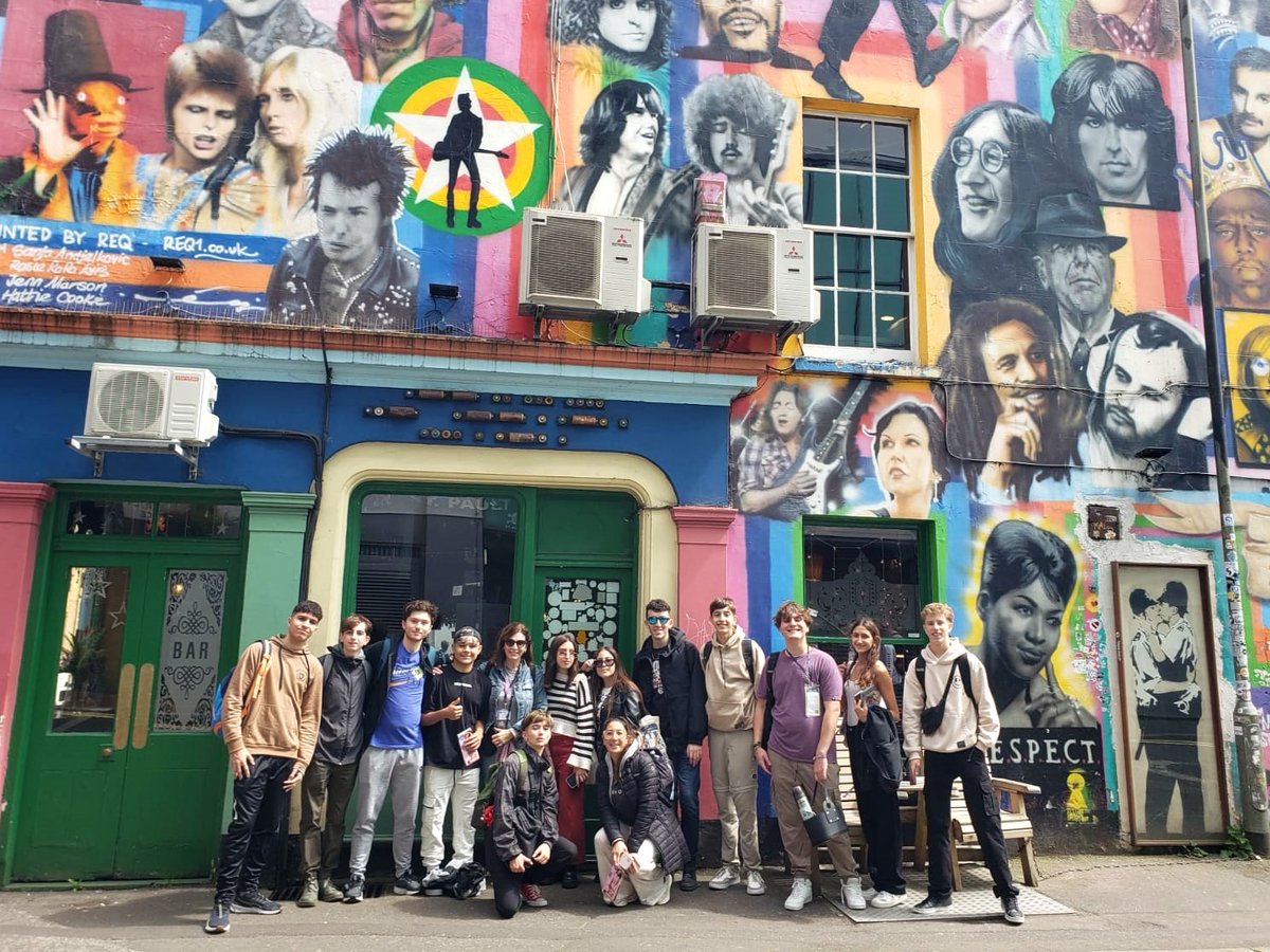 This week we welcomed a fantastic group of students from Argentina! They had a busy first week, filled with lots of sightseeing and a lovely hike to Beachy Head 🤩✨🌊 #elcbrighton #elcschools #studyabroad #brightonandhove #sevensisters