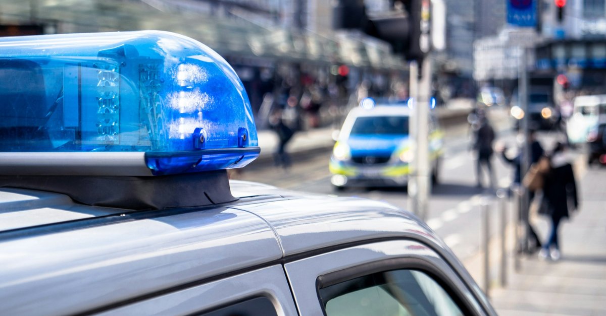 Bei einer Verkehrskontrolle antwortete ein Mann auf die Frage, woher er komme mit seinem Geburts- und Wohnort Bochum. Daraufhin fragte der #Polizist, woher er 'wirklich' komme. Diese Diskriminierung kostet das Land #Berlin 750€ Entschädigung, urteilte das #AG Berlin-Mitte.