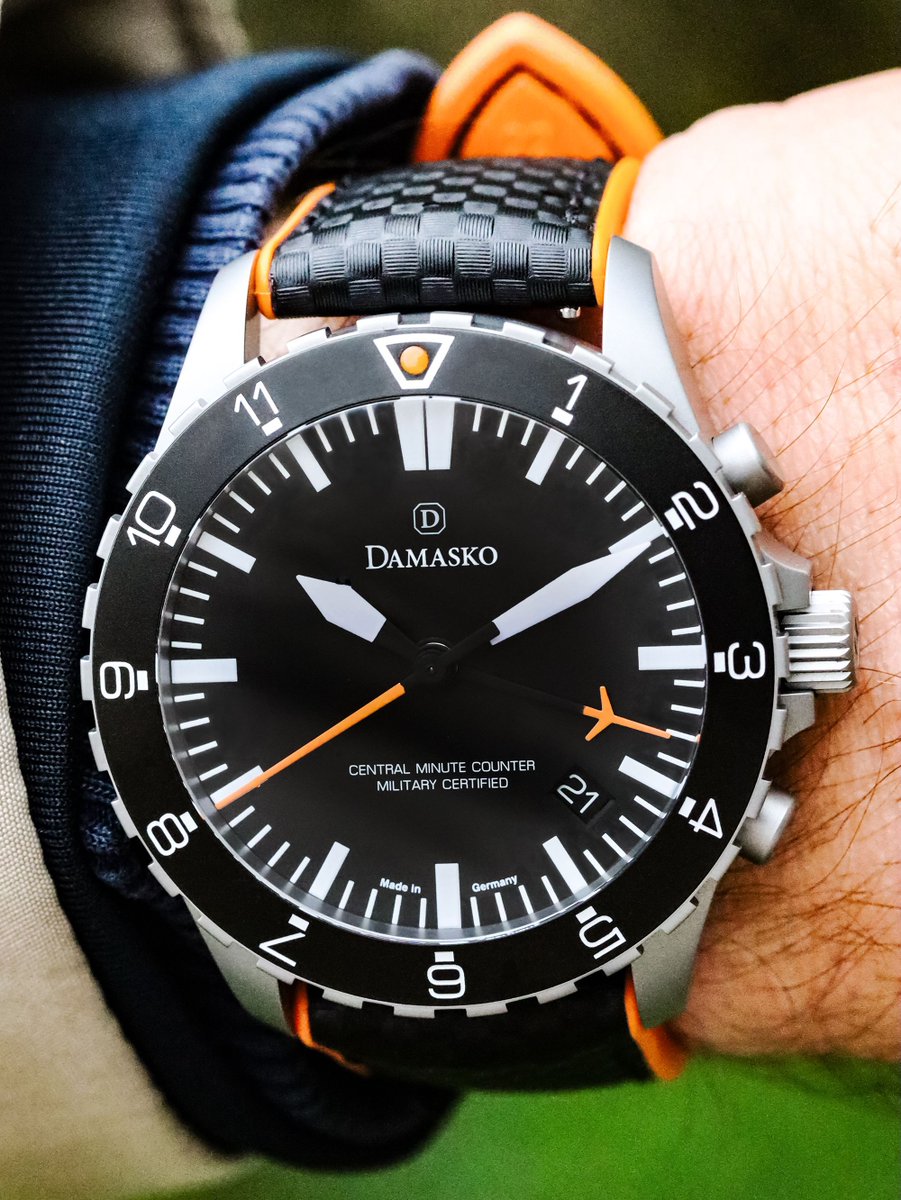 A top-class chronograph - The DAMASKO DC82/2 😎

#damasko #damaskowatches #DC8X #DC82/2 #orange #chrono #chronograph #militarycertified #military #toolwatch #wristshot #onyourwrist #wristphotography #wristphotos #spring #outside #leatherrubberstrap #accessories