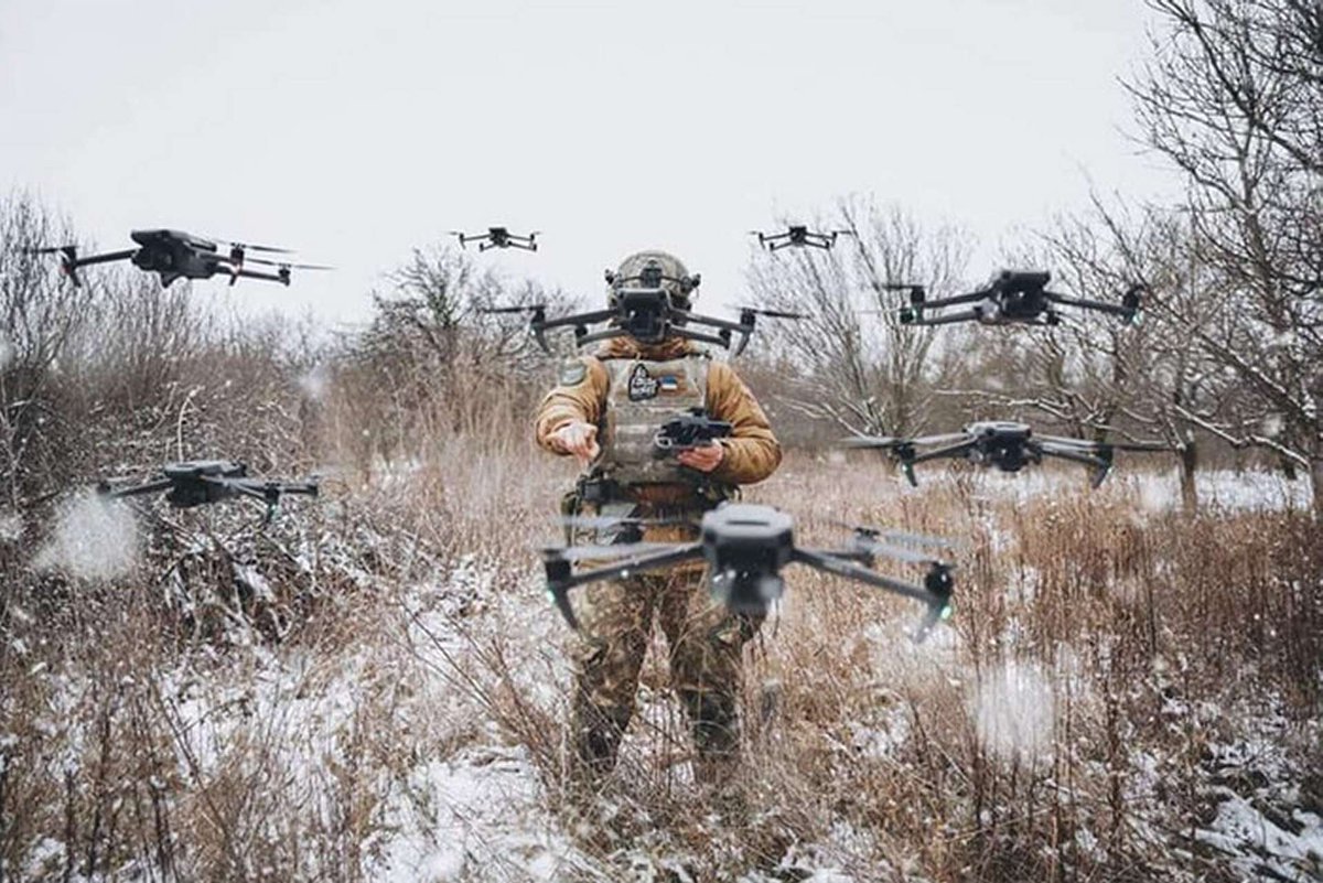 #Germany seeks to establish a drone army inspired by #Ukraine's combat experience armyrecognition.com/news/army-news…