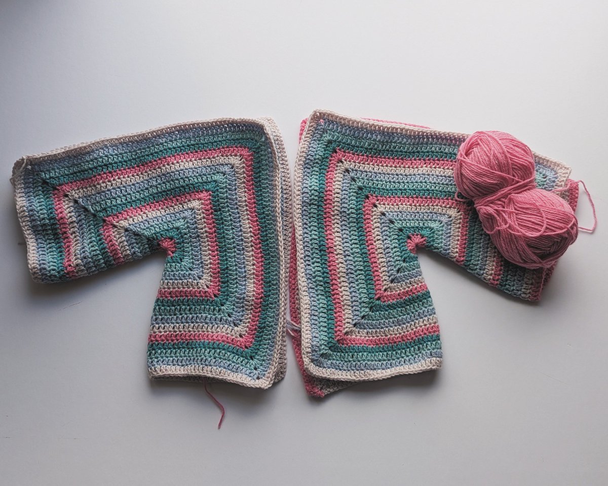 Sara is crocheting our latest make along project - Spring Chill Hexi cardi in #scheepjes Metropolis. A beautiful design by @themissingyarn Are you making the Spring Chill cardigan? Share a pic, we would love to see!😊 Find the pattern and yarn - ow.ly/92uX50RIa3b