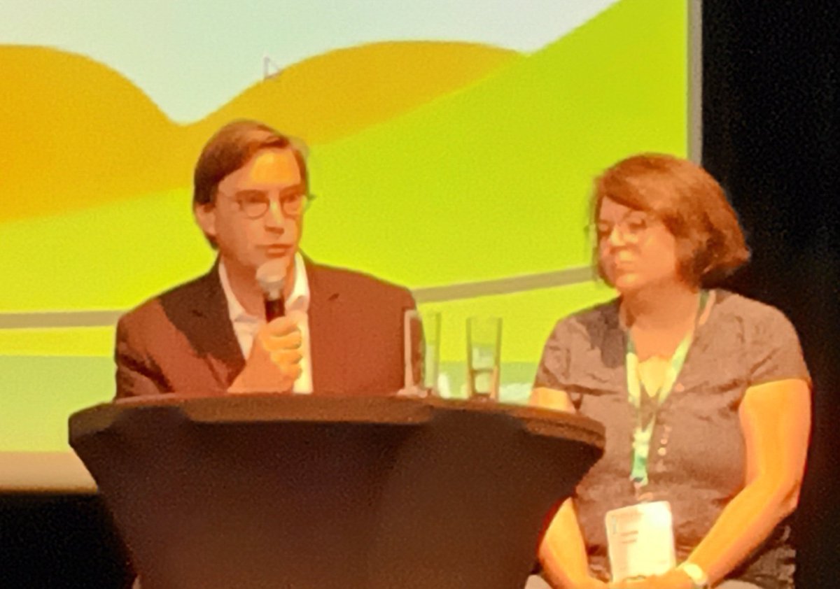 Après la prospective éclairante de <a href="/sebastien_abis/">Sébastien ABIS</a>, l'action : <a href="/76sebwin/">Sébastien Windsor</a> et Caroline Tostain parlent Climat, carbone et accompagnement du changement des pratiques.
<a href="/Agri_Normandie/">ChambreAgriNormandie</a> #climaterra