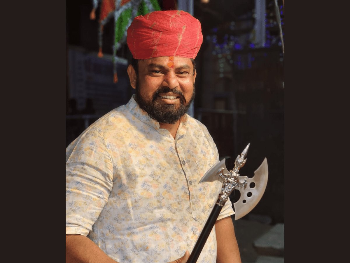रोज धमकियां मिलने के बावजूद मै निडर होकर सनातन धर्म और हिंदुत्व के लिए खडा हु। लेकिन आप सब फॉलो तक नही करते आखिर क्यो??? सभी सनातनी भाई बहनों से जुड़ना चाहता हूँ फॉलो करे सबको फॉलोबैक करूंगा..❣️ जय श्री राम