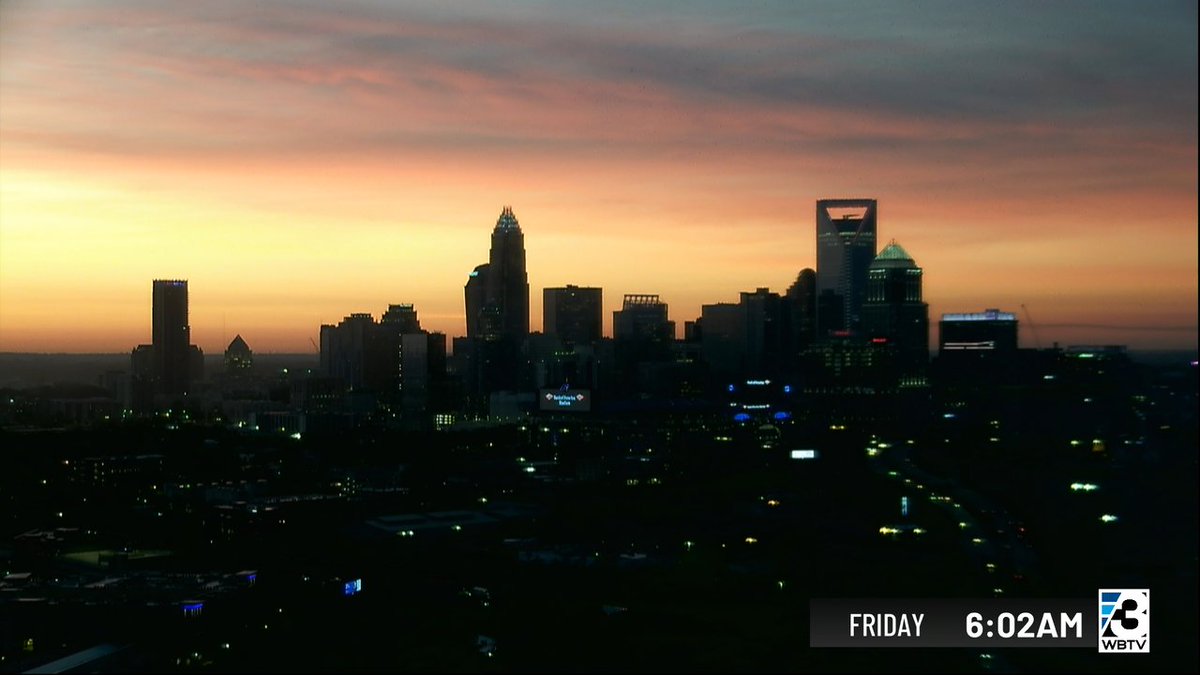 A beautiful sunrise on this Friday Morning! What do you have planned for the weekend? #clt #cltwx #ncwx #scwx