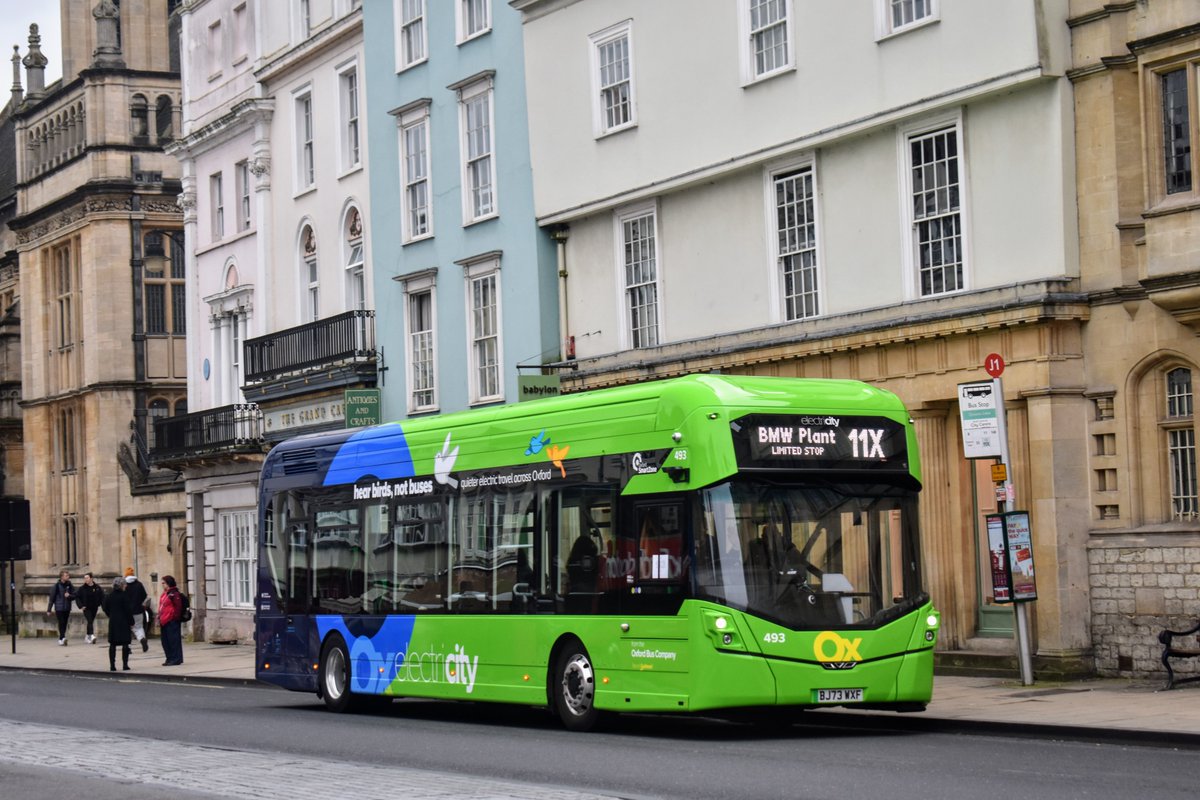 #FleetFriday |  @OxfordBusCo | @wright_bus GB Kite Electroliners
Found on routes 3X, 6 and 11X. Improving air quality in the city of Oxford & providing a cleaner, quieter & more accessible method of transport
#Wrightbus #OxfordBus #GoAhead #ElectricBus #DrivingAGreenerFuture