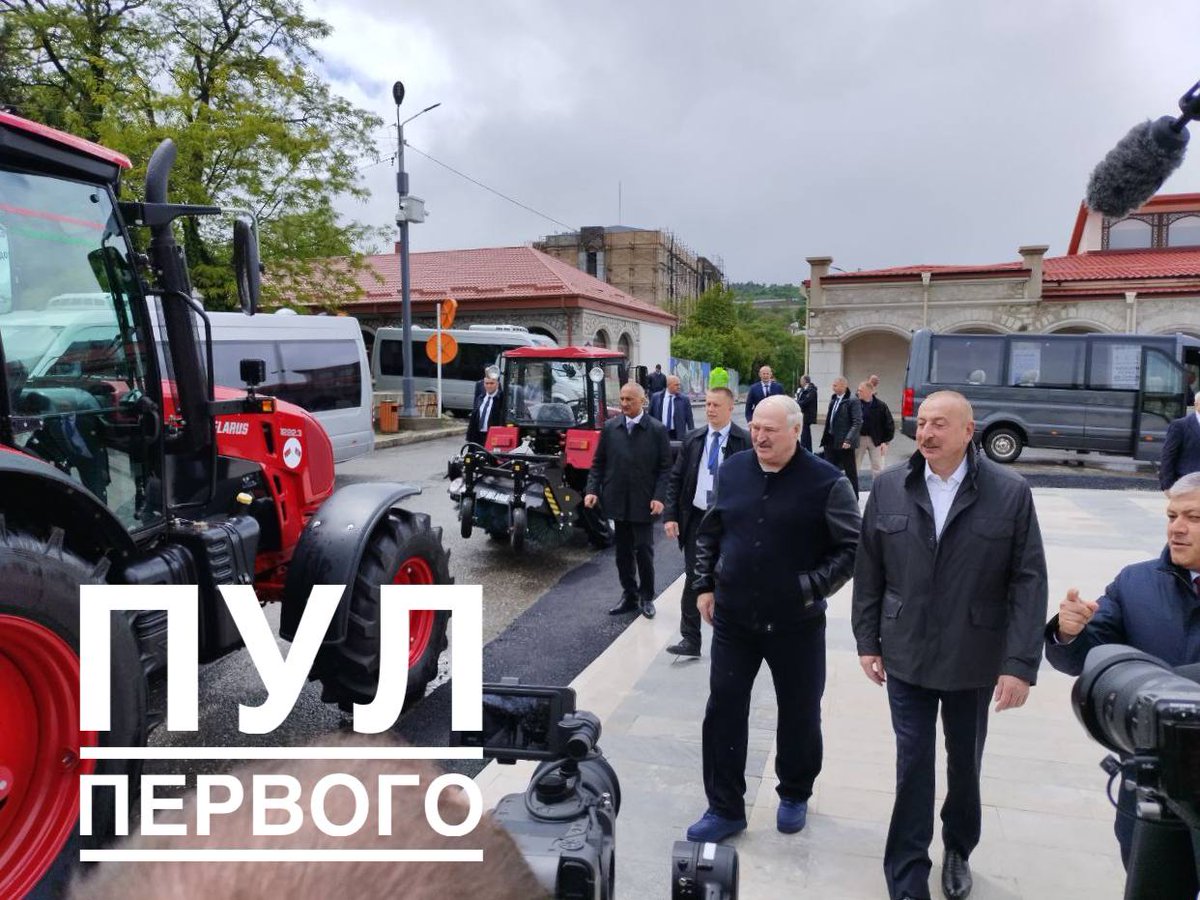 🔴 Belarus Devlet Başkanı Lukaşenko, Azerbaycan'ın Ermenistan'dan kurtardığı Şuşa şehrini ziyaret etti ▪️Azerbaycan'a Belarus üretimi traktörler hediye edildi.