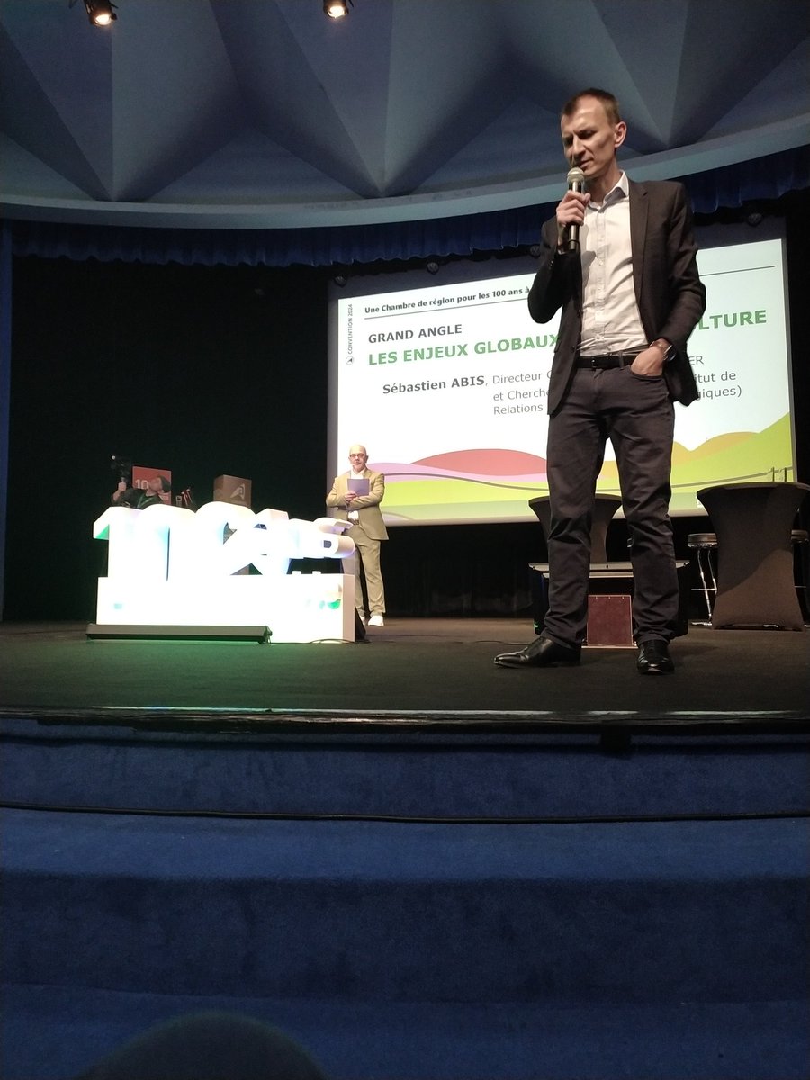 Quelle regard enthousiaste et lucide apporte <a href="/sebastien_abis/">Sébastien ABIS</a> sur  l'enjeu alimentaire, et donc sur l'#agriculture, lors de la convention <a href="/Agri_Normandie/">ChambreAgriNormandie</a> 
Sécurité Soutenabilité Santé 
Cohérence Constance Confiance