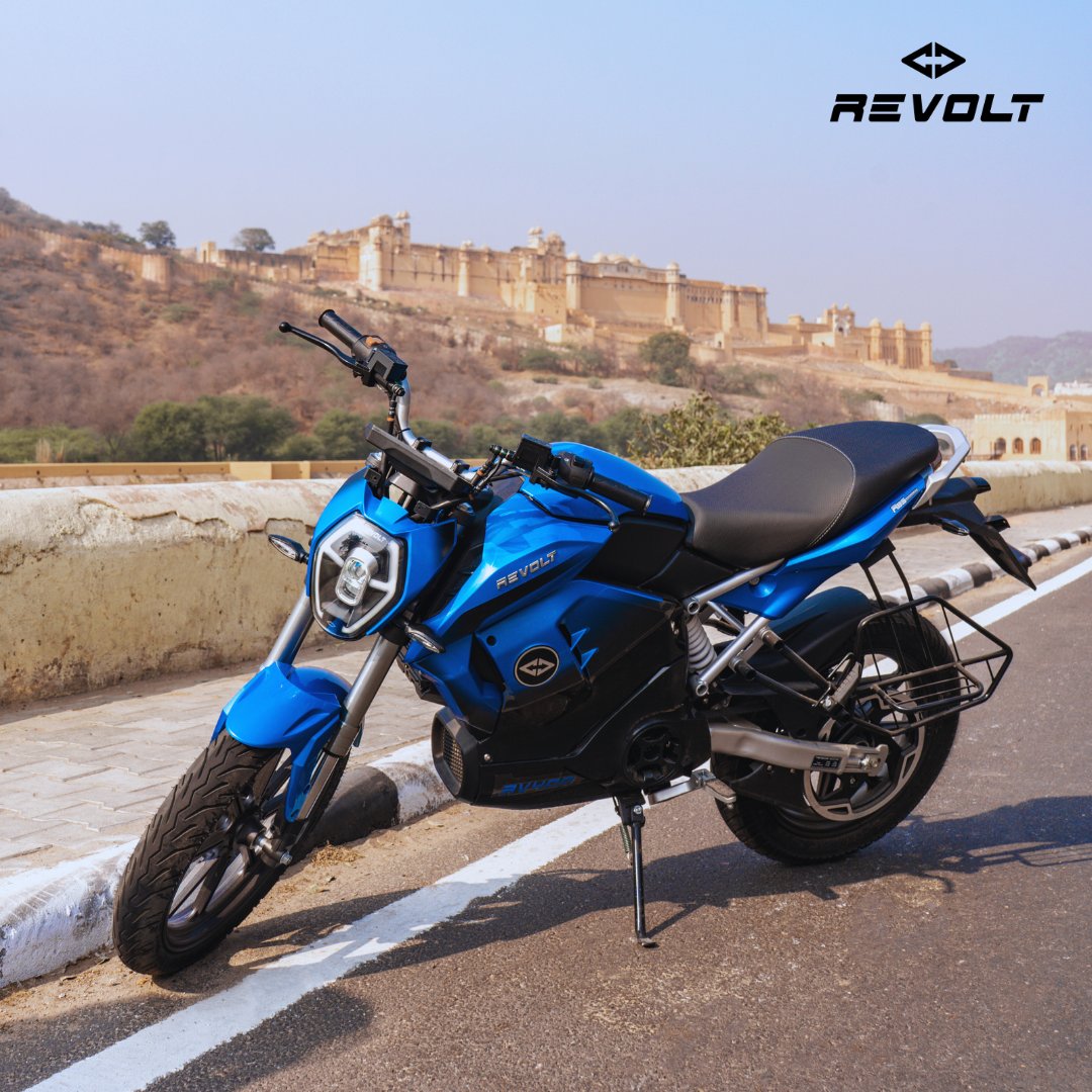 Just me and my #RV400, channelling my inner Maharaja vibes at the fort. Turns out, conquering doesn’t require a whole lot of horsepower…just electric kind!
#revoltmotors #jointherevolution #ev #rv400 #rv400brz #electric #electricmobility