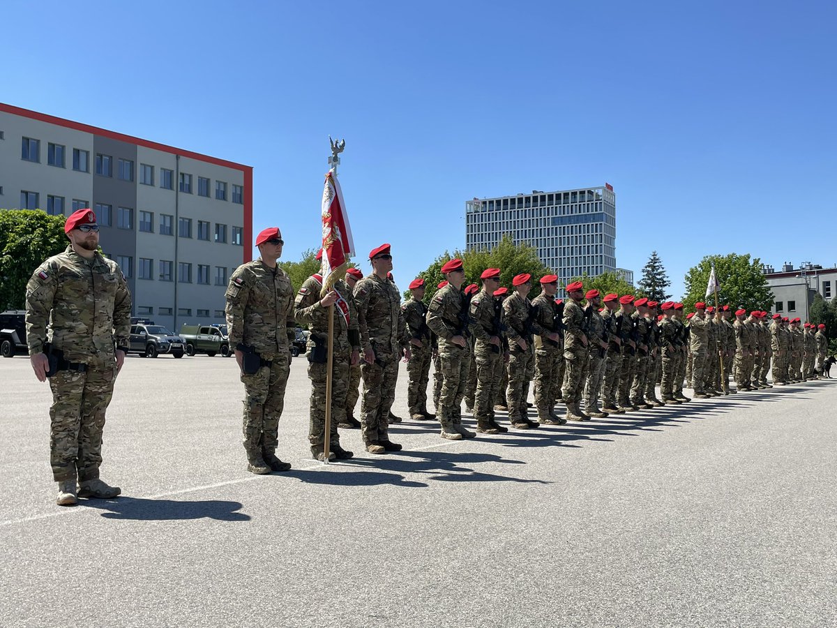 W #Warszawa z udziałem wicepremiera W. @KosiniakKamysz rozpoczęła się uroczystość z okazji święta @OSZWWarszawa @Zandarmeria.