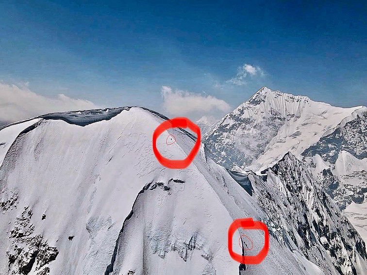 🚨🏔En Himalaya (Népal), les alpinistes Dendi Sherpa, Um Hong-Gil et Lama Babu Sherpa viennent de gravir pour la  PREMIÈRE fois de l’histoire le sommet du JUGAL 1 (ALT 6518 mètres), après une formidable épopée de plusieurs jours. BRAVO pour cet exploit Messieurs !