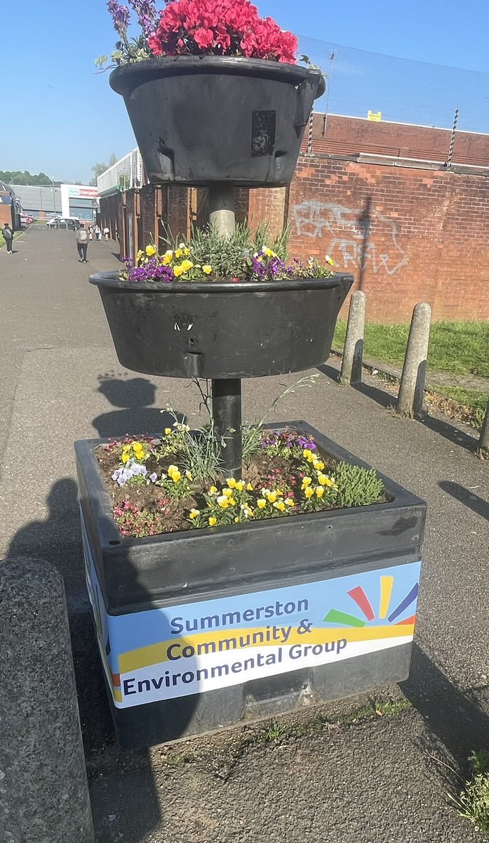 Good to see the planters in the Summerston sun ☀️Good work @SummerstonCEG