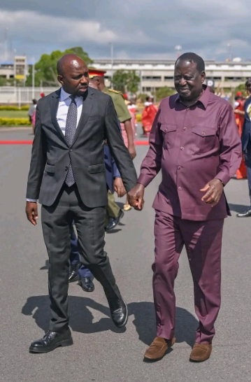 CollymoreKENYA's tweet photo. If Miguna Miguna sees this ,Iam sure he will block all of them!
#Chelimo #FreshlyMwamburi https://t.co/J6DEAIbE8Y