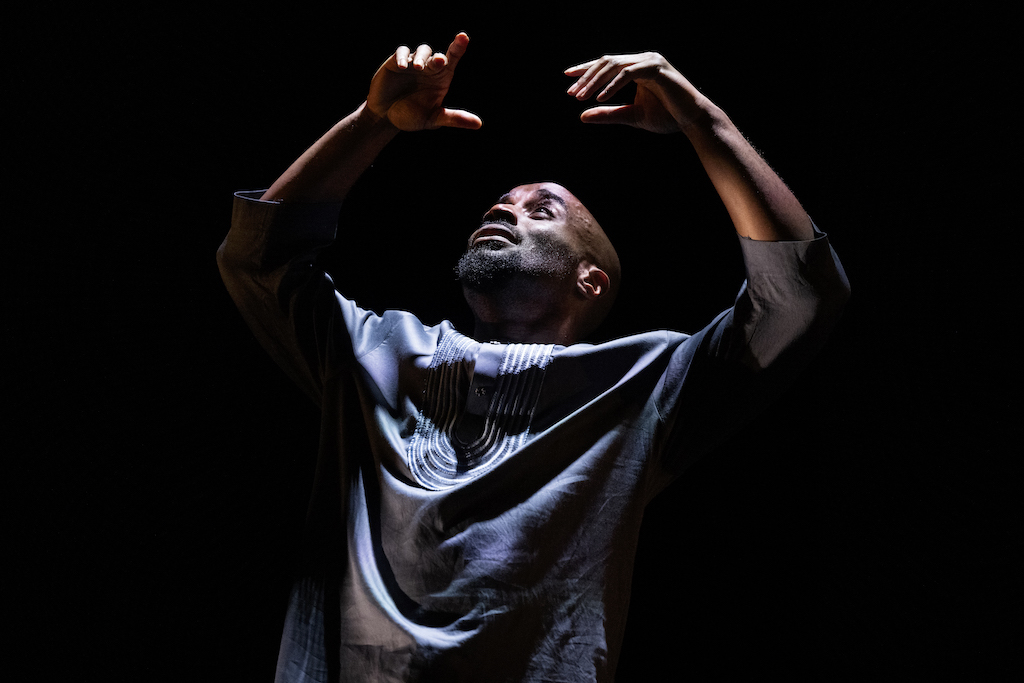 #THEATRE #REVIEW Now, I See @stratfordeast 'Lanre Malaolu has crafted a tale with enough humour, confessional moments and heartbreaking choreography that we feel for all three brothers' ⭐️⭐️⭐️⭐️ thereviewshub.com/now-i-see-stra… #London