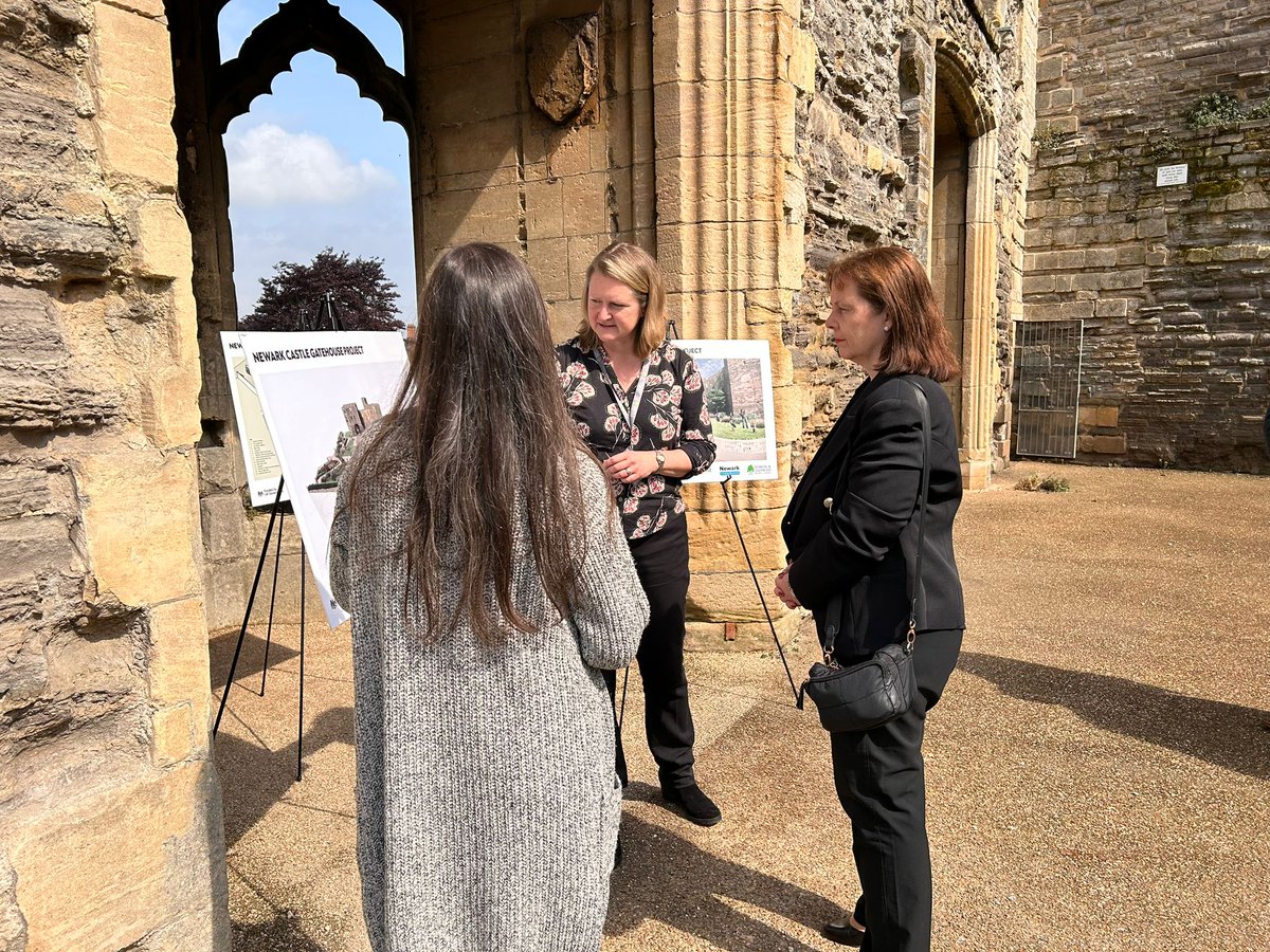 I'm in Newark today, chatting with market traders and small business owners about how I can best support them to thrive and work together to breathe new life into our high streets 🛍️ #MayorClaire