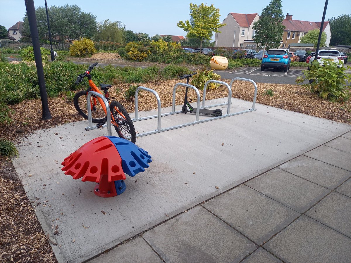 Thank you so much to East Lothian Active Travel Team for installing the new scooter and cycle pods and to @CyclingScotland for funding them!  Please enjoy using them for your bikes and scooters :)