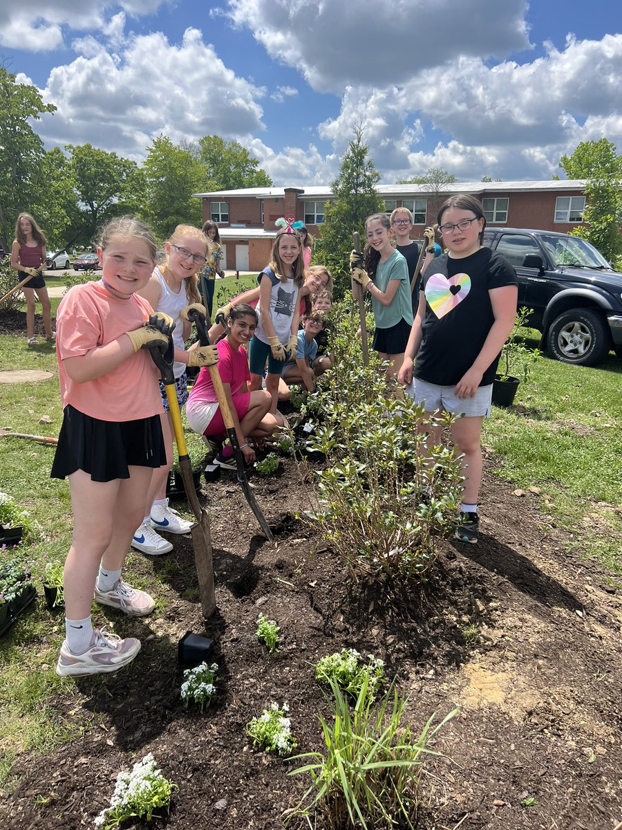 Thankful to have our EWIS students working on their garden. Beautiful day for these Explorers to add to a strong project!