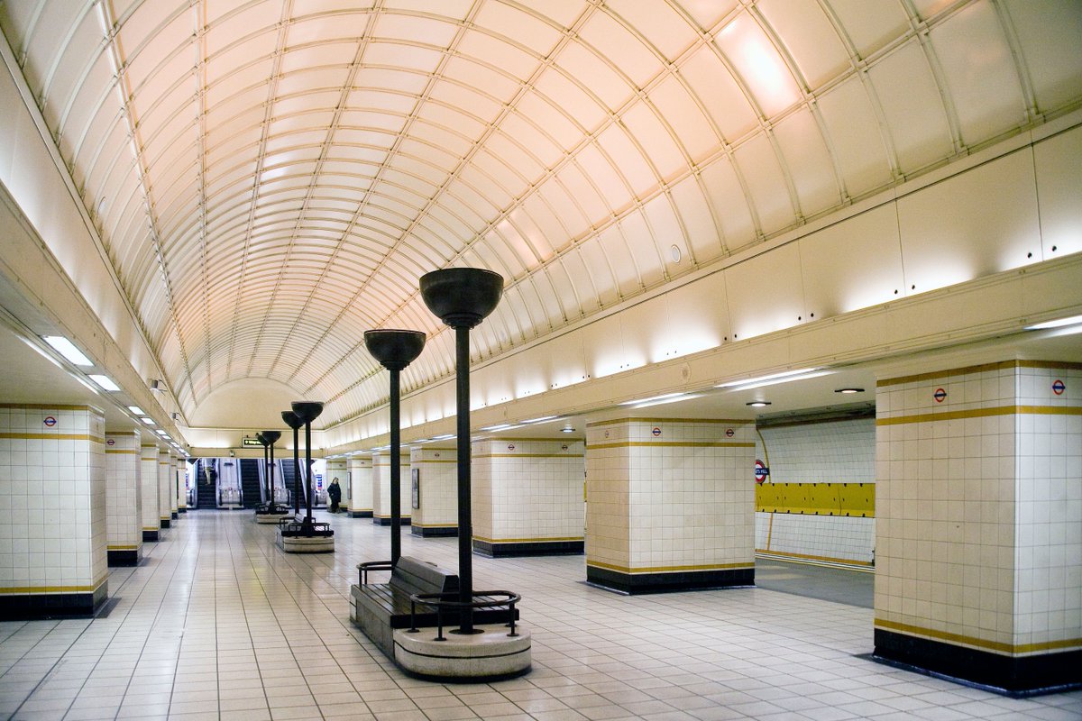 Platform Concourse, Gants Hill Underground Station 1947 Charles Holden One of many stations in our new Modernism Beyond Metro-Land, grab your copy here ⬇️🚇📖☀️ unbound.com/books/modernis…