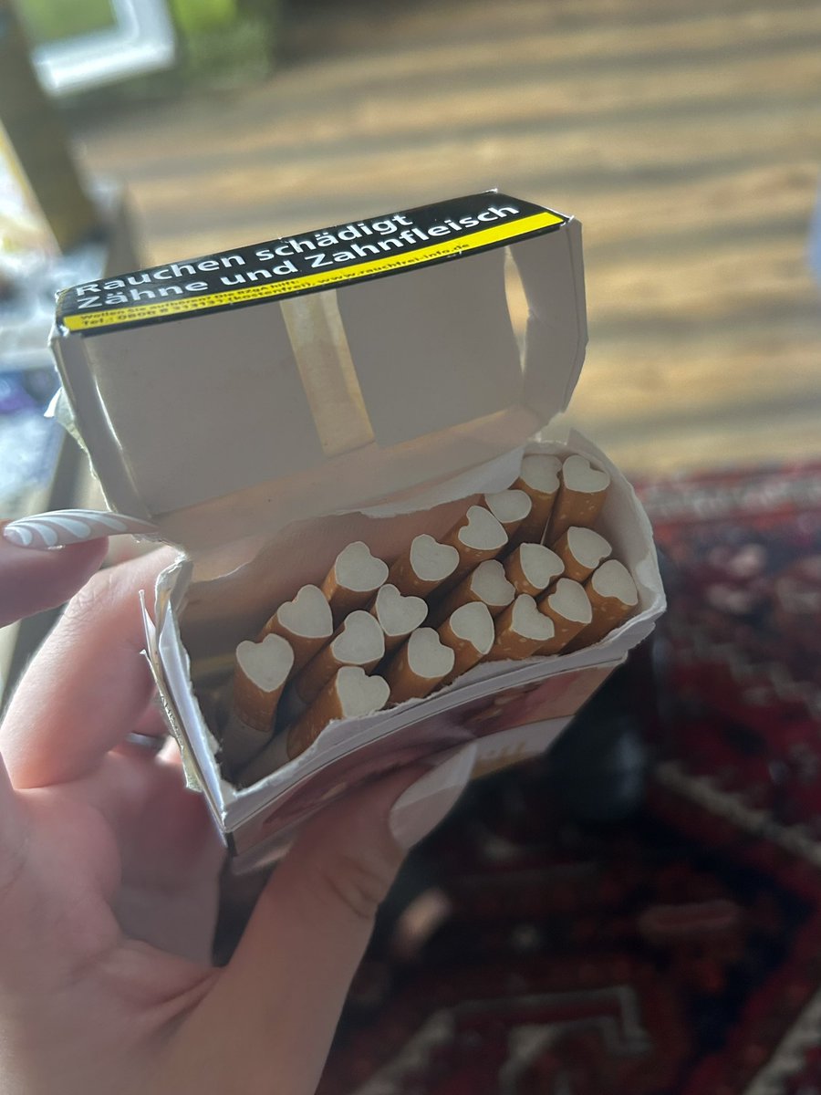 bebebiche's tweet image. ‼️‼️‼️‼️cigarettes cœur‼️‼️‼️‼️