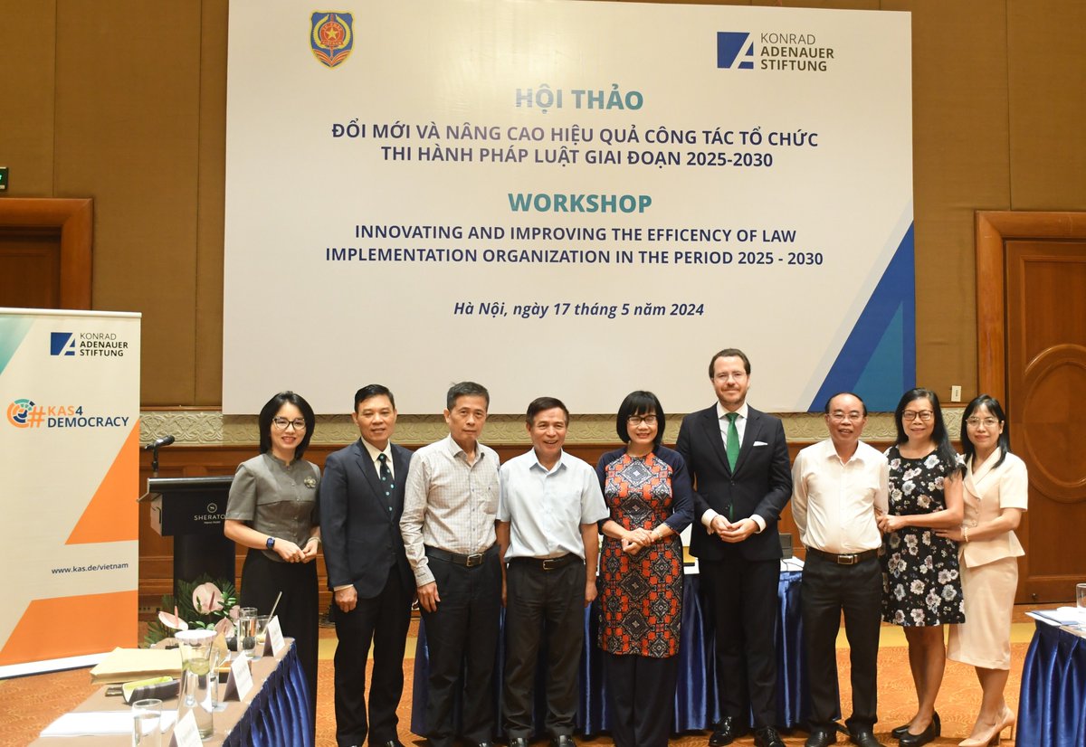 Hanoi, 17 May @KASVietnam @kasonline and Ministry of Justice (#MoJ) co-organized a workshop to assess current state of law implementation organizations and activities in Vietnam, and analyzed results, limitations, & implementation of law across ministries, branches & industries.