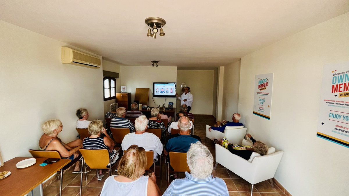 Very Successful Meet the Manager at #jardinesdelsol 👏👏👏#lanzarote #playablanca #canaryislands #canarias #manager #meeting #owners #members #membership #information #ideas #advices #holiday @rmlanzarote @zoiladosil