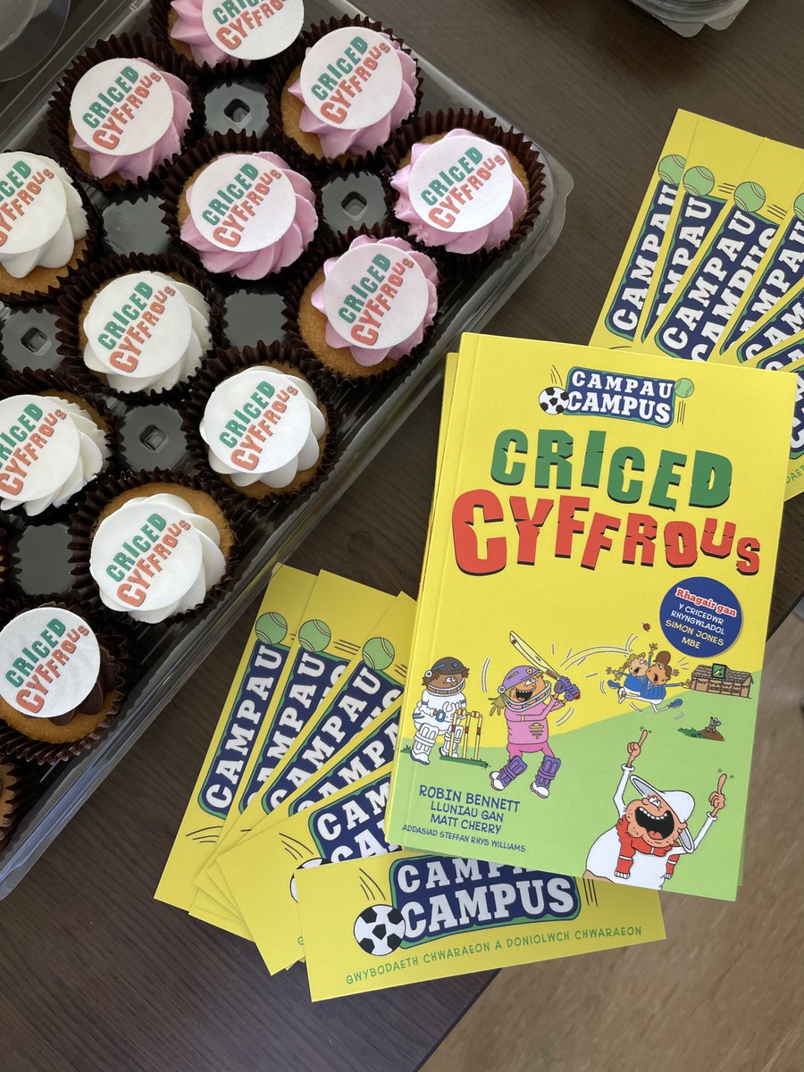 We had a cracking day at @GlamCricket this week with pupils from Ysgol Sant Baruc to celebrate the launch of Criced Cyffrous! A big thank you to Tegid and the whole team for having us🏏 #LetYourImaginationFly