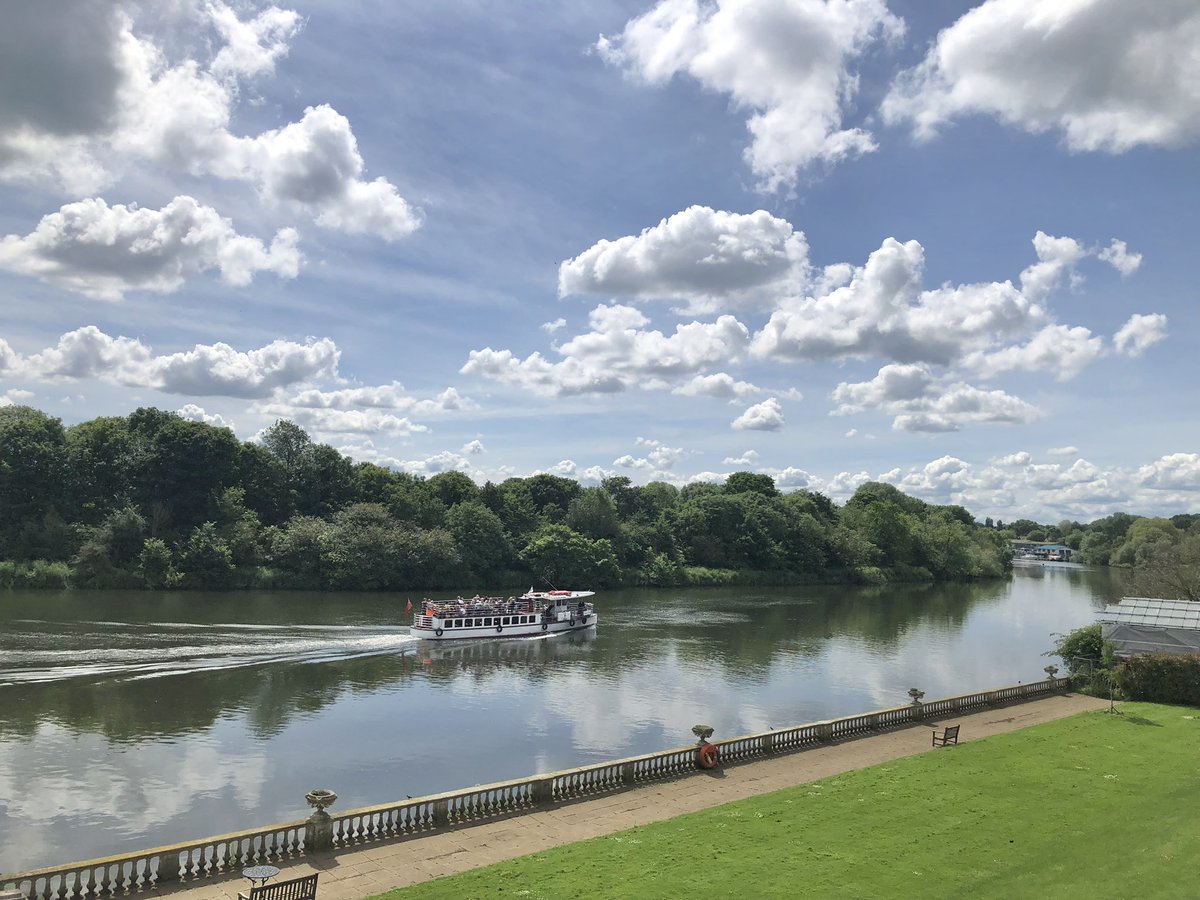 Just a perfect day for a river cruise along the Thames on Princess Freda. @Collierlaunches @VisitThamesCoUk #Thames @ChrisPage90 @metoffice #loveUKWeather