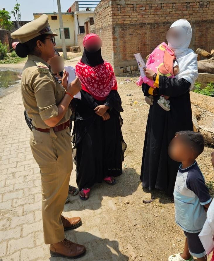 पुलिस उपायुक्त यमुनानगर के पर्यवेक्षण मे मिशन #शक्ति_दीदी अभियान के तहत महिला सशक्तिकरण हेतु जोन के थानों द्वारा क्षेत्र में चौपाल लगाकर,स्कूलों,सार्वजनिक स्थानों पर जाकर महिलाओं/बालिकाओं को अभियान की जानकारी देकर जागरूक किया गया। #ShePoweredUPP #WomenEmpowerment #MissionShakti