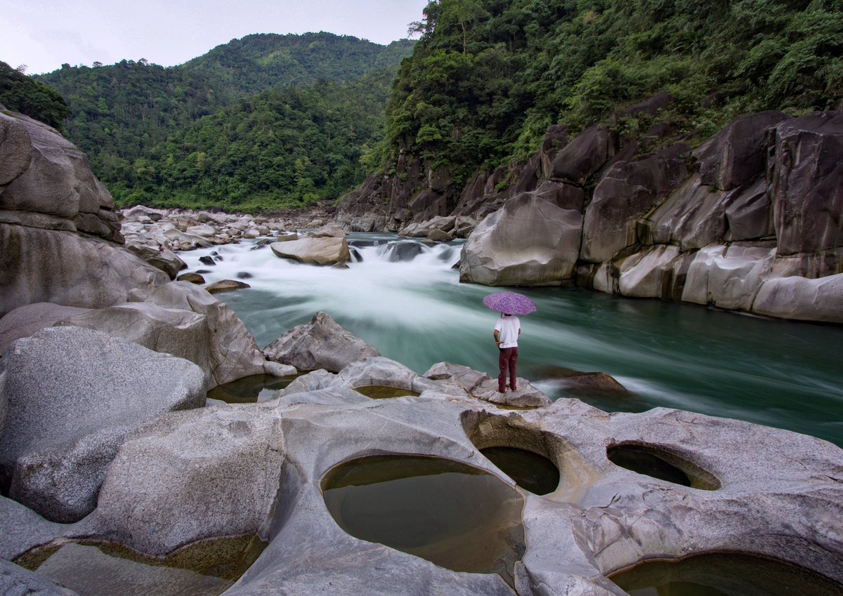 Amkoi, a geological wonder in our state, has an array of uniquely shaped rocks, giving the place a surreal feeling. 📍Amkoi, West Jaintia Hills District