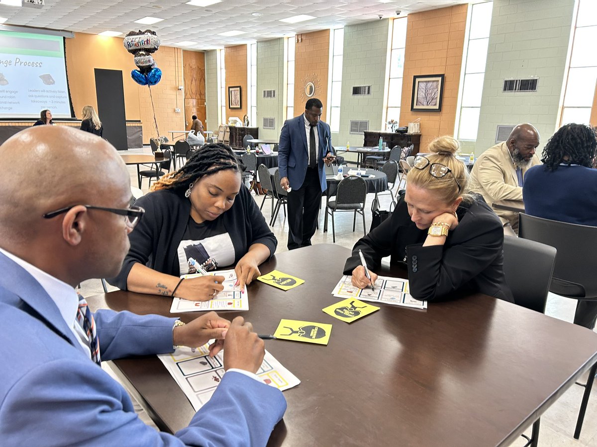 Principal PLCs that work! @SCCPSS Middle & HS Principals engage in sharing best practices from their Leverage Leadership Levers, “Big Rocks” during Speed Dating Roundtable! Here we GROW again! @PrincipalDLB @AASAHQ @PrincipalsCtr @PrincipalProj @GASSP @NASSP @GaDOESDI