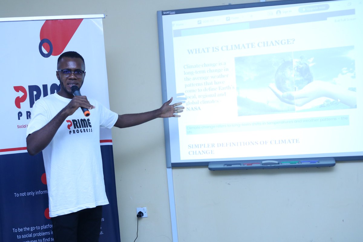Day 2 #Live Update from the #CampusLab supported by the <a href="/nighealthwatch/">Nigeria Health Watch</a>  

Today's session begins with Saint Ekpali <a href="/EkpaliS/">Ekpali Saint</a> a seasoned freelance journalist speaking on Climate Reporting through a Solution Lens. 

He is shedding light on the true meaning of climate and debunking